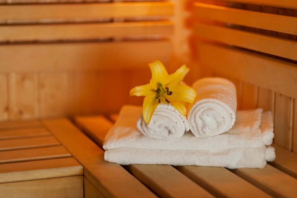 White Wood SPA & Wellness - Sauna & Jacuzzi